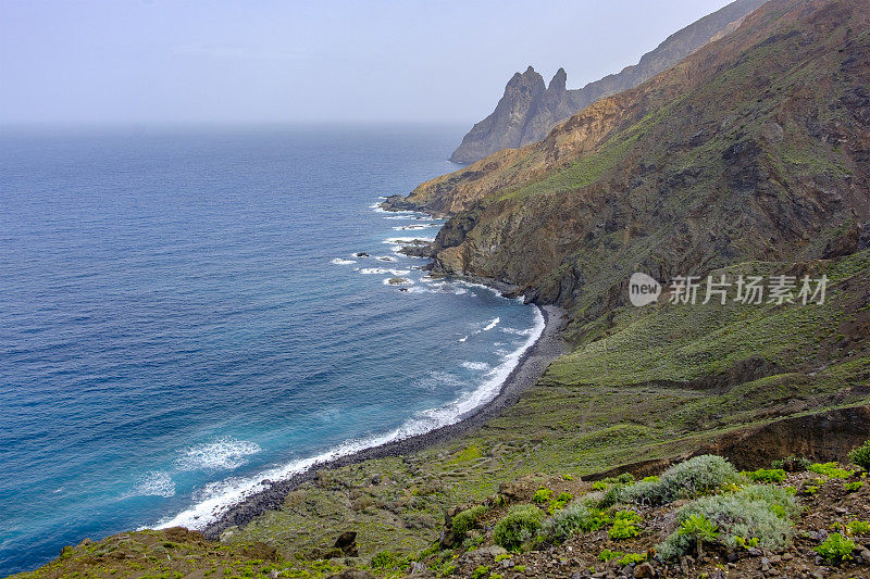 拉戈梅拉，加那利群岛(E) -普拉亚德阿古阿穆尔，在岛屿北部海岸偏远的位置